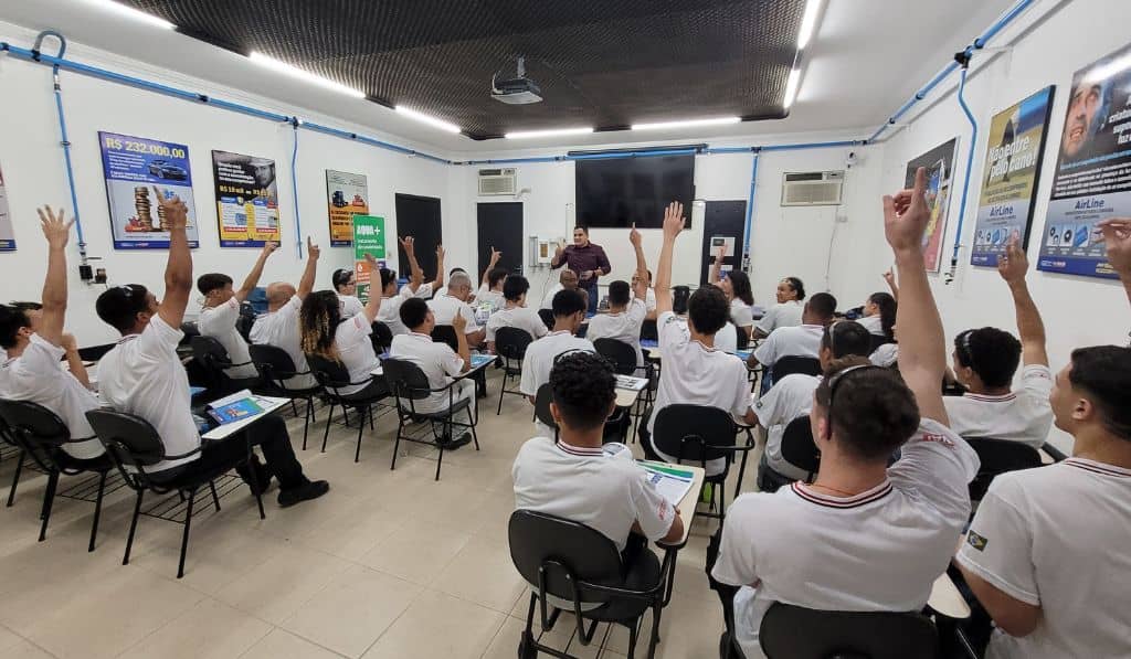 Metalplan Equipamentos recebeu visita de alunos do curso de Eletroeletrônica da escola Senai "Suzana Dias", de Santana de Parnaíba